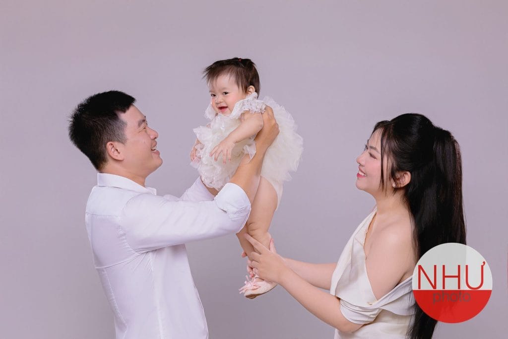 ảnh gia đình treo tường phòng khách kích thước lớn