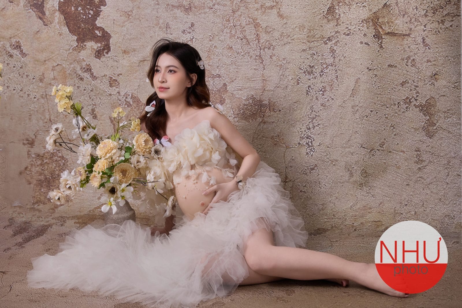 chụp ảnh bầu song thai cùng chồng hỗ trợ