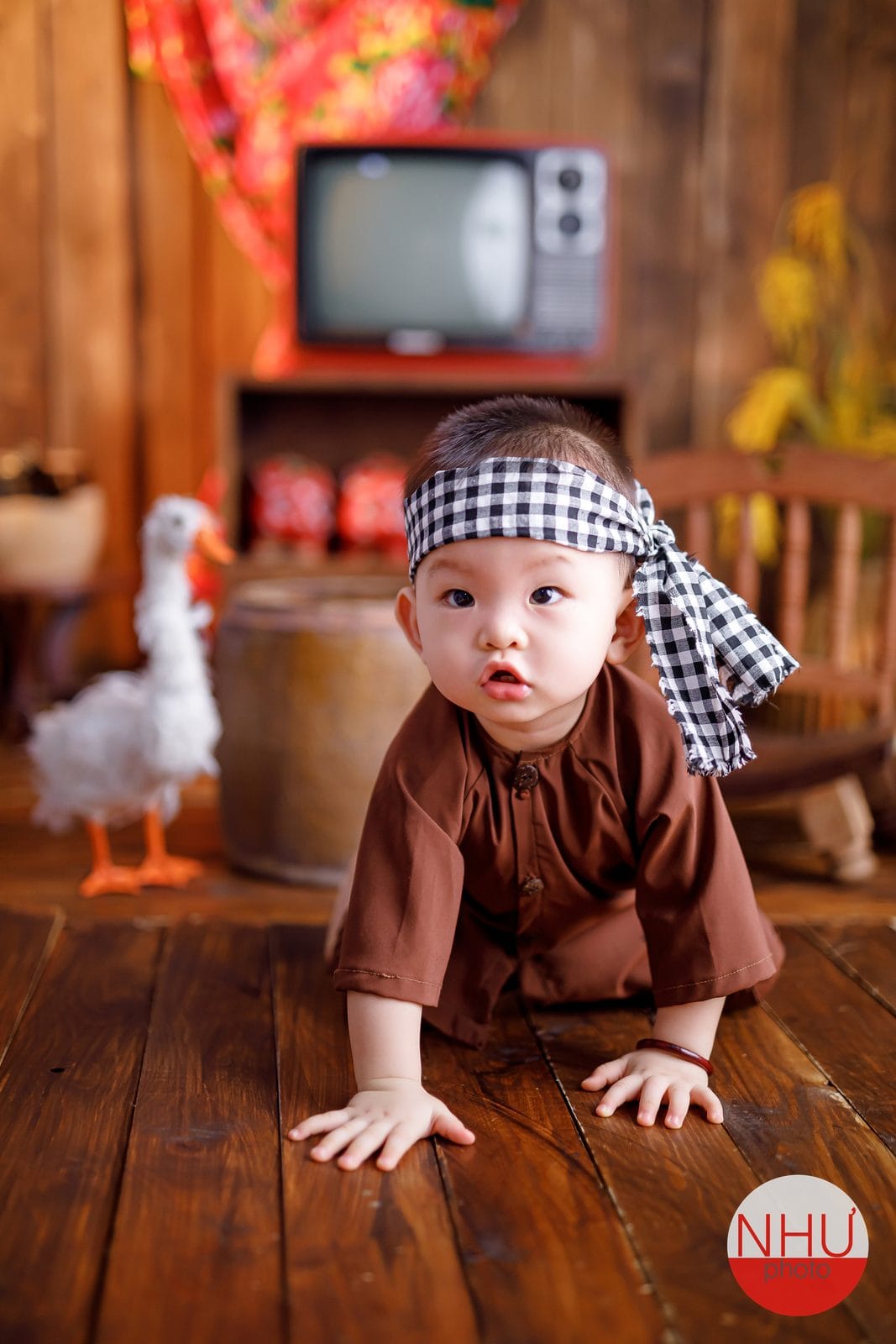 chụp ảnh bé tại nhà với ánh sáng tự nhiên