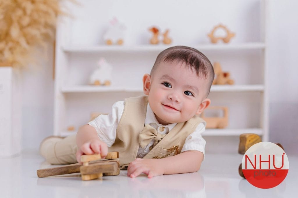 chụp ảnh bé theo tháng tuổi qua từng giai đoạn