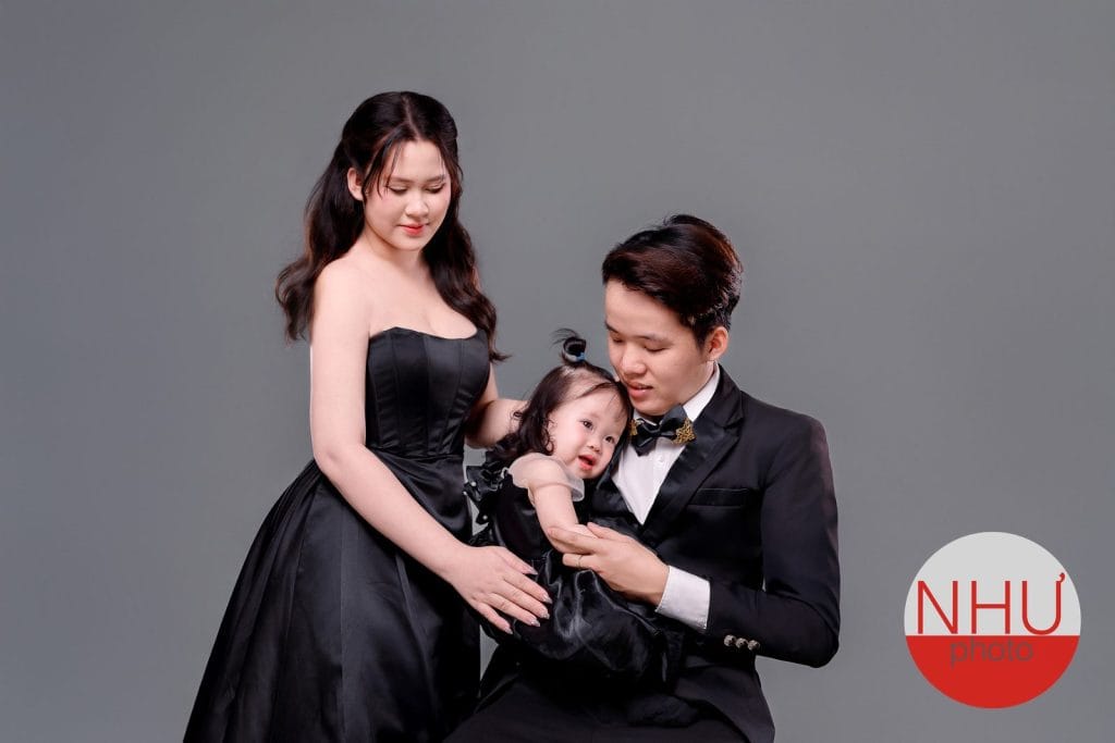 chụp ảnh gia đình mùa tựu trường cho bé vào lớp một