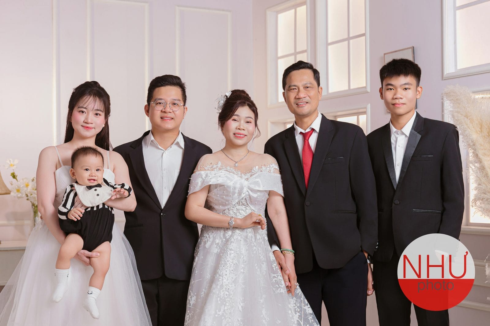 chụp ảnh mừng thọ đại gia đình nhiều thế hệ