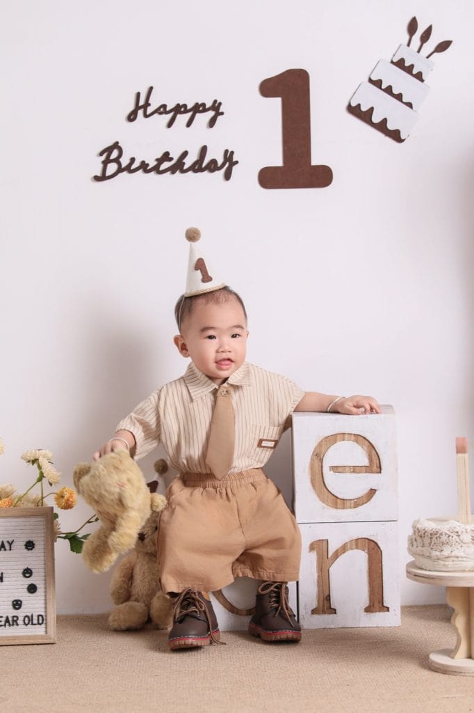 Bé trai chụp ảnh sinh nhật 1 tuổi tại NHƯ Photo
